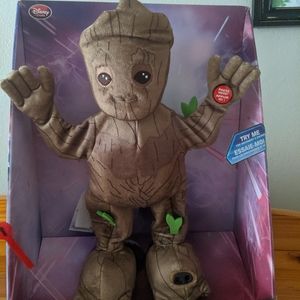 Dancing Groot NWT Disney